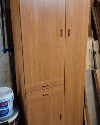 Armadio multiuso in truciolare 