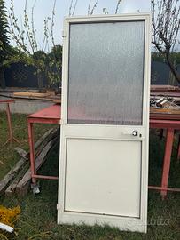 PORTA IN ALLUMINIO BIANCO CON VETRO