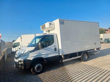 IVECO DAILY CON SPONDA FRIGO