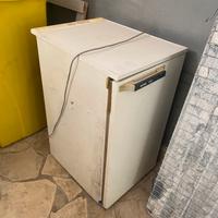 Piccolo frigo ignis funzionante