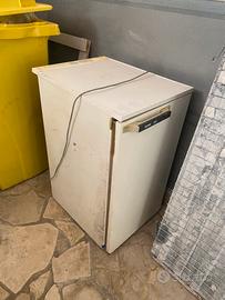 Piccolo frigo ignis funzionante