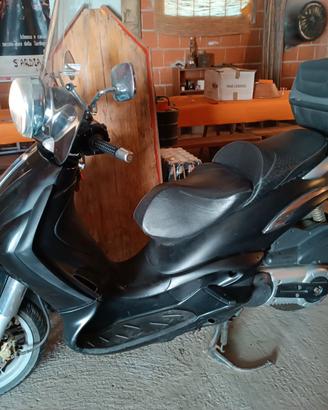Permuto Piaggio Beverly 500 con scooter 50 o 125