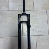 Forcella rockshox judy pari a nuova 120 mm ruota29
