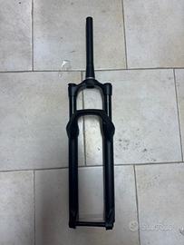 Forcella rockshox judy pari a nuova 120 mm ruota29