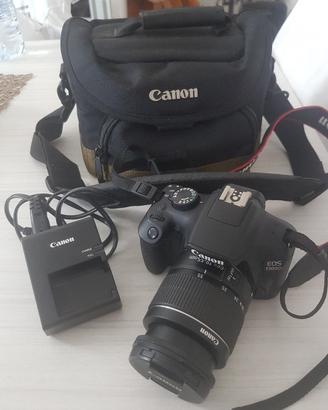 canon 1300D con obiettivo 18-55