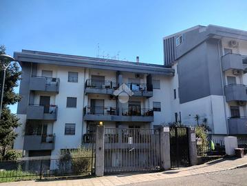 2 LOCALI A CASTROLIBERO