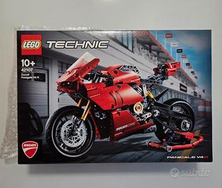 LEGO Technic 42107 Ducati Panigale V4 R  MISB