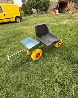 Carrello agevolatore agricolo sterzante