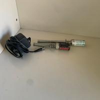 Coppia accendicandela