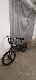 BICICLETTA BMX MOMA