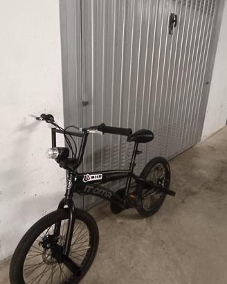 BICICLETTA BMX MOMA