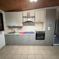 Cucina come nuova con elettrodomestici