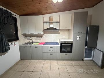 Cucina come nuova con elettrodomestici