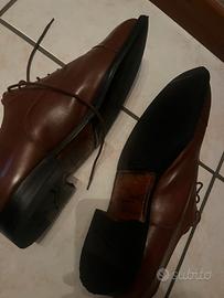 Scarpe pelle con stringhe