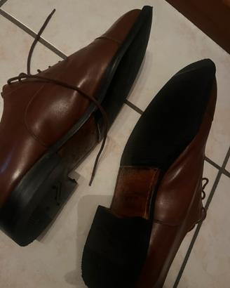 Scarpe pelle con stringhe