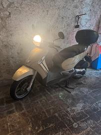 Scooter Scarabeo Aprilia
