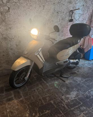 Scooter Scarabeo Aprilia