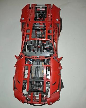LEGO Technic 8070 Supercar, uscito nel 2011