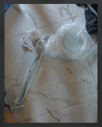 lampada professionale con lente d'ingrandimento