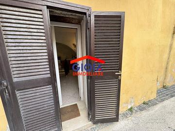 Appartamento di 100 m² con 3 locali a Mondragone