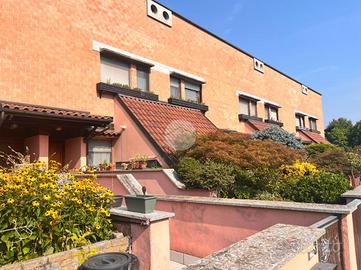 VILLA A SCHIERA A GASSINO TORINESE