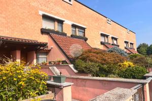 VILLA A SCHIERA A GASSINO TORINESE
