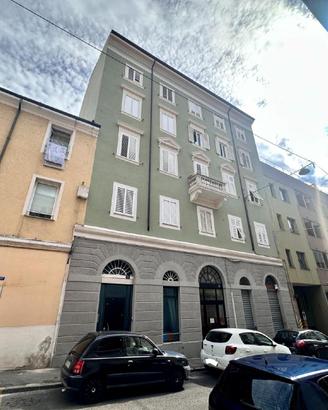 APPARTAMENTO MONOCAMERA CON TERRAZZO A POCHI PA...