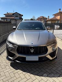 Maserati levante 350cv