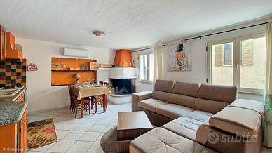 3 LOCALI A CASTELSARDO