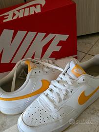 Scarpe Nike AirForce Bianco University Oro nuove