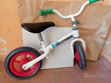 Bicicletta senza pedali della Chicco.