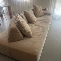 Divano design in velluto versatile