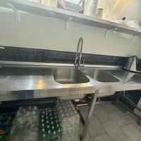 Tavolo da lavoro in acciaio