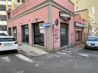 Via Einaudi locale due vetrine angolare