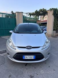 Ford Fiesta 1.4 TDCi 70CV 5 porte Titanium