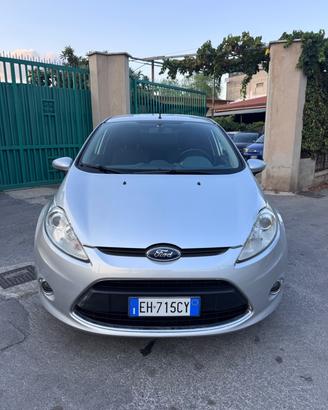 Ford Fiesta 1.4 TDCi 70CV 5 porte Titanium