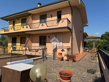 PORZIONE DI BIFAMILIARE A PONTE BUGGIANESE