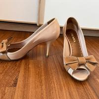 Scarpe Prada in vernice naturale/cipria. Num. 36