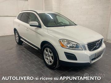 VOLVO XC60 D5 AWD 205CV Momentum-PERFETTA