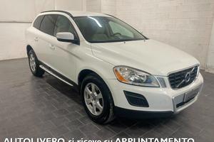 VOLVO XC60 D5 AWD 205CV Momentum-PERFETTA