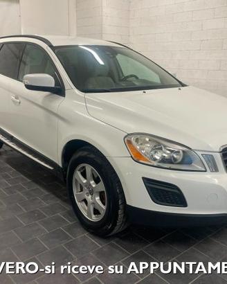 VOLVO XC60 D5 AWD 205CV Momentum-PERFETTA