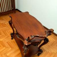 Carrello in legno lavorato