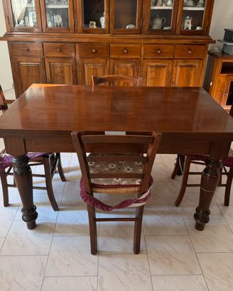 Tavolo in legno con 4 sedie da restaurare