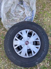 4 Michelin Agilis X-Ice con cerchio 225 75 R16C