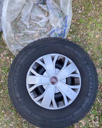 4 Michelin Agilis X-Ice con cerchio 225 75 R16C