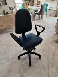 Sedia per scrivania con ruote