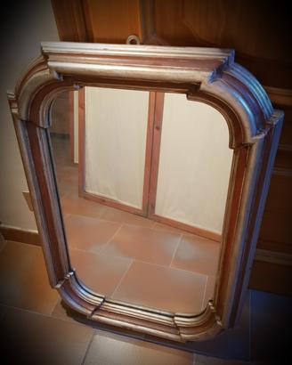 Specchio con cornice in legno