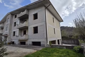 Villa di 370 m² con più di 5 locali e box auto dop