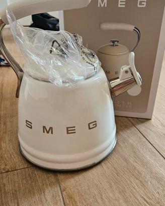 Bollitore smeg bianco