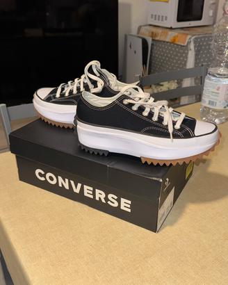 Converse con rialzo interno e in tessuto